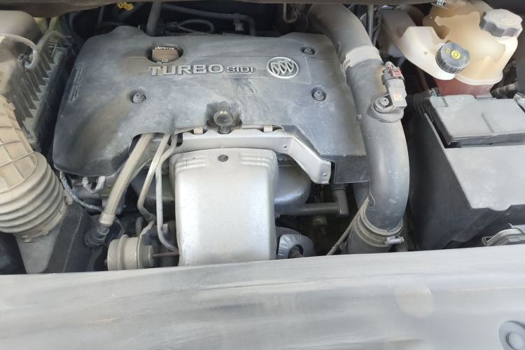 Used Buick GL8 2017 ES 28T Luxury Model China V Standard Engine Bay