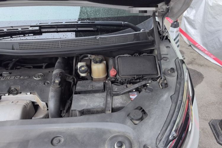 Used Buick GL8 2017 ES 28T Luxury Model China V Standard Engine Bay Left