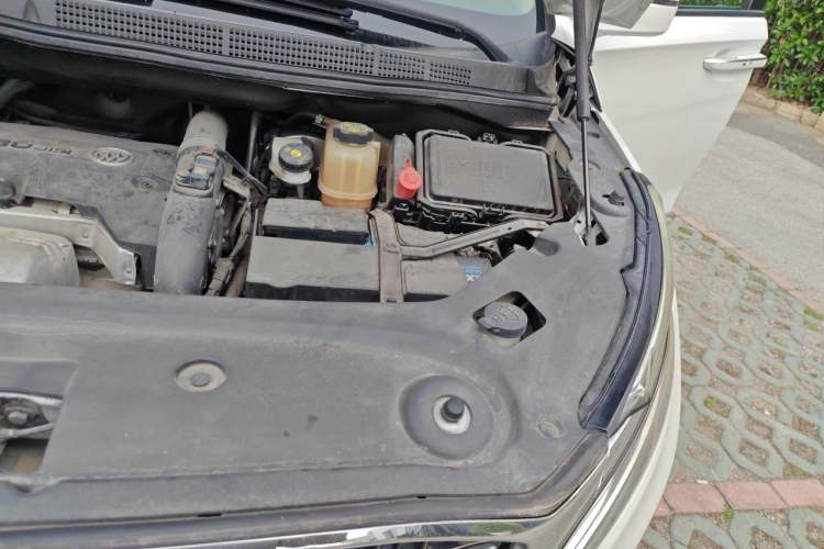 Used Buick GL8 2017 ES 28T Flagship Model China V Standard Engine Bay Left