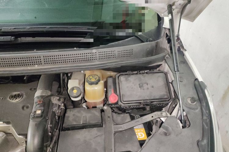 Used Buick GL8 2017 ES 28T Flagship Model China V Standard Engine Bay Left