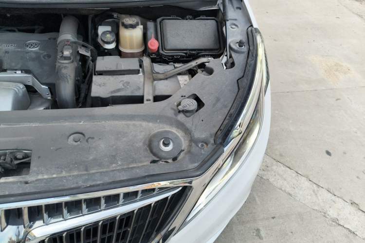Used Buick GL8 2017 ES 28T Luxury Model China V Standard Engine Bay Left