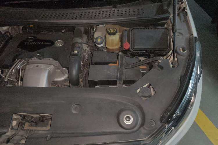 Used Buick GL8 2017 ES 28T Flagship Model China V Standard Engine Bay Left