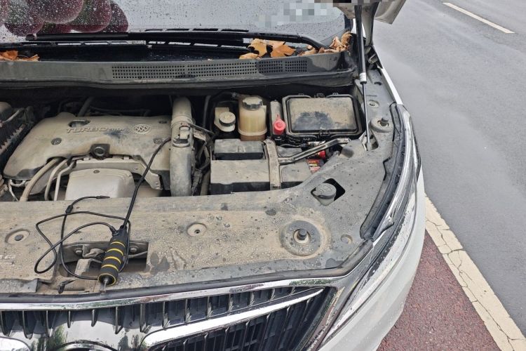 Used Buick GL8 2017 ES 28T Comfort Model China V Standard Engine Bay Left