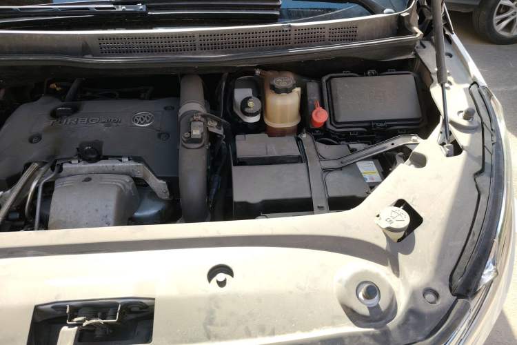 Used Buick GL8 2017 ES 28T Luxury Model China V Standard Engine Bay Left