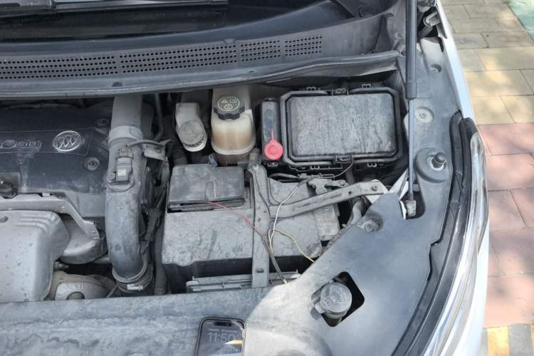 Used Buick GL8 2017 ES 28T Comfort Model China V Standard Engine Bay Left