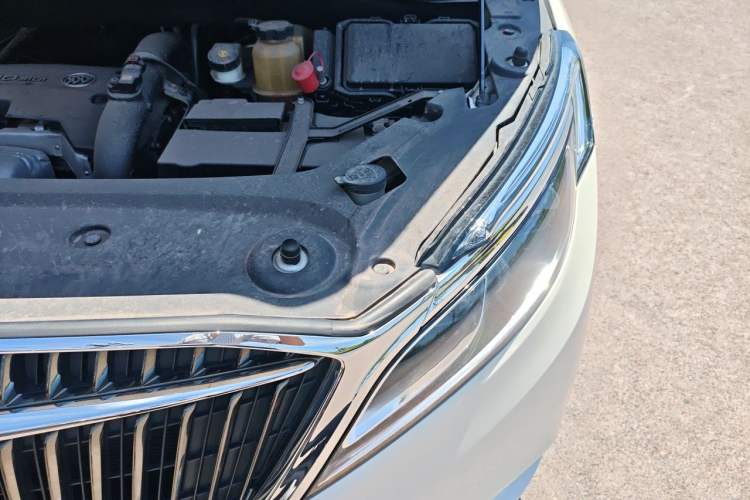 Used Buick GL8 2017 ES 28T Luxury Model China V Standard Engine Bay Left