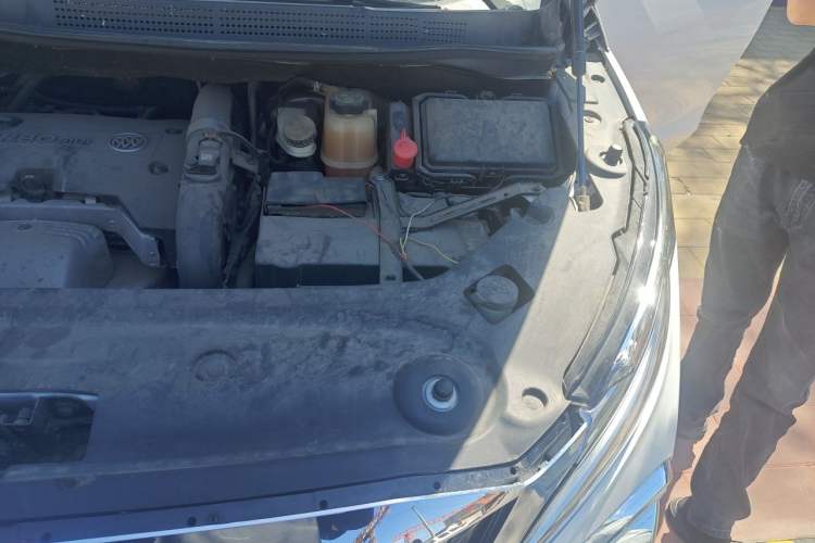 Used Buick GL8 2017 ES 28T Comfort Model China V Standard Engine Bay Left