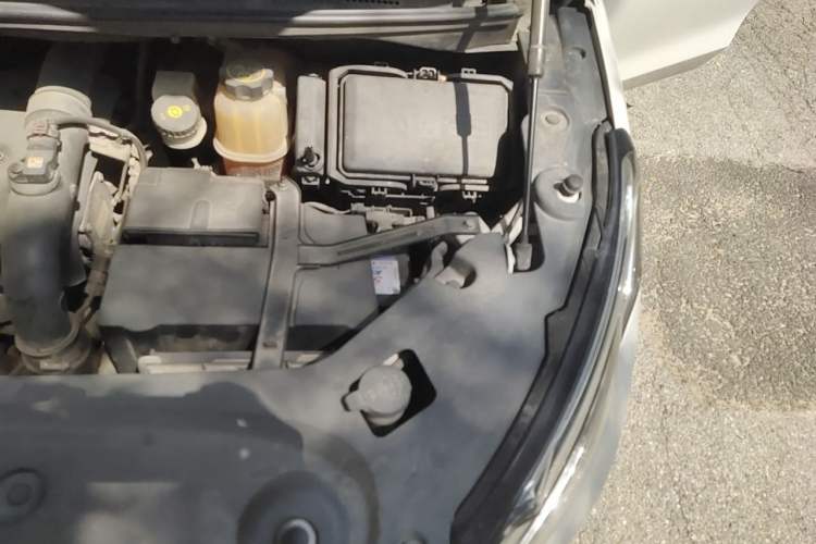 Used Buick GL8 2017 ES 28T Comfort Model China V Standard Engine Bay Left