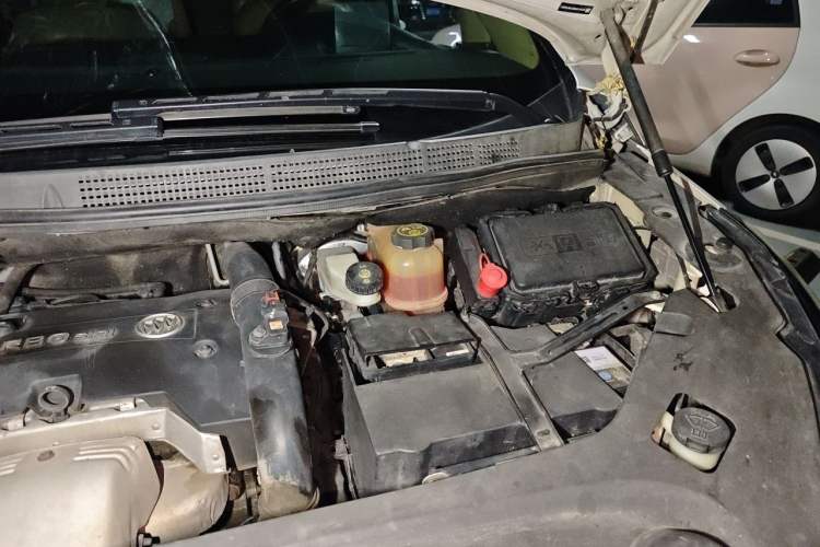 Used Buick GL8 2017 ES 28T Flagship Model China V Standard Engine Bay Left