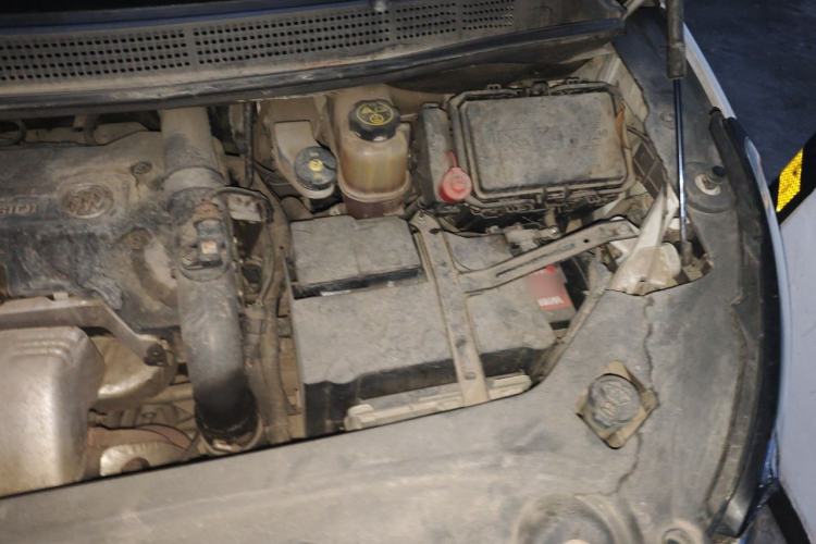 Used Buick GL8 2017 ES 28T Premium Version China V Standard Engine Bay Left
