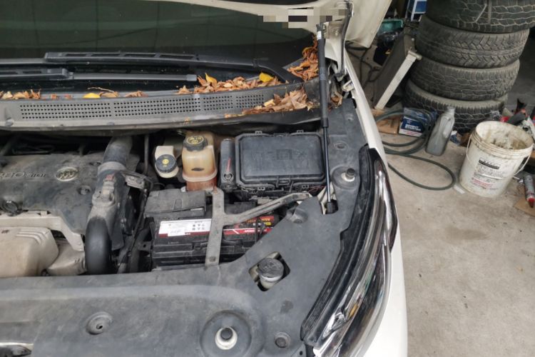 Used Buick GL8 2017 ES 28T Flagship Model China V Standard Engine Bay Left