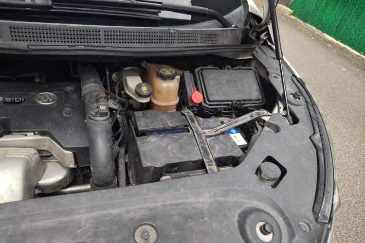 Used Buick GL8 2017 ES 28T Premium Version China V Standard Engine Bay Left