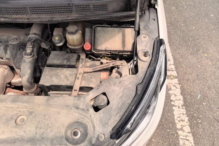 Used Buick GL8 2017 ES 28T Comfort Model China V Standard Engine Bay Left
