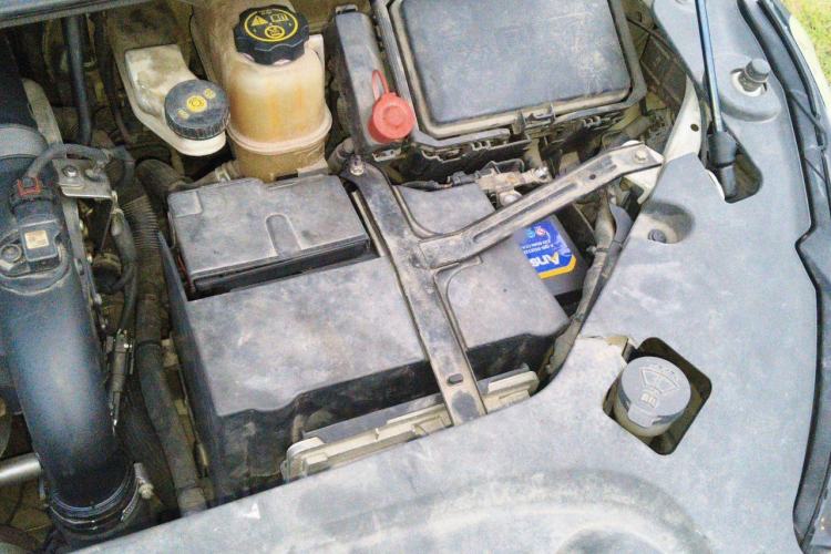 Used Buick GL8 2017 ES 28T Comfort Model China V Standard Engine Bay Left