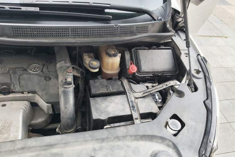 Used Buick GL8 2017 ES 28T Luxury Model China V Standard Engine Bay Left