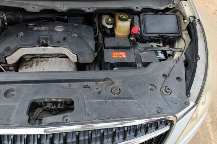 Used Buick GL8 2017 25S Comfort Version China V Standard Engine Bay Left