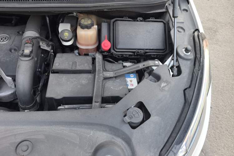 Used Buick GL8 2017 ES 28T Flagship Model China V Standard Engine Bay Left
