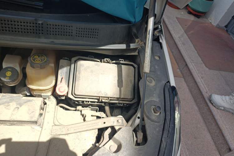 Used Buick GL8 2017 ES 28T Flagship Model China V Standard Engine Bay Left