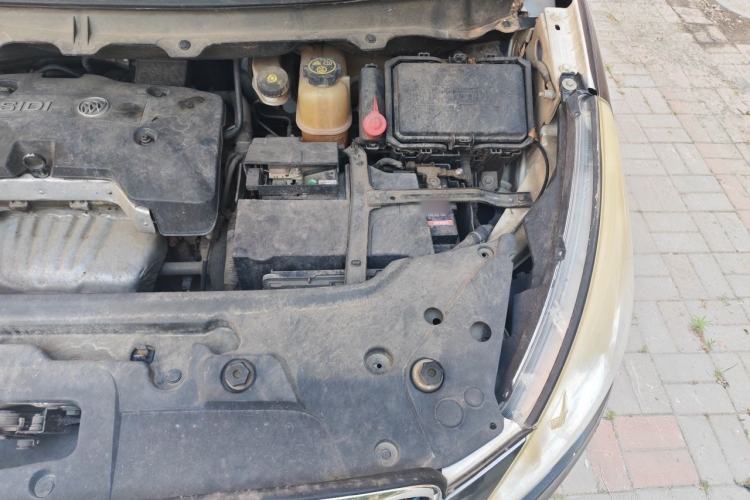 Used Buick GL8 2017 25S Comfort Version China V Standard Engine Bay Left