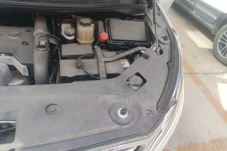 Used Buick GL8 2017 ES 28T Flagship Model China V Standard Engine Bay Left