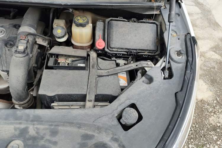Used Buick GL8 2017 ES 28T Luxury Model China V Standard Engine Bay Left