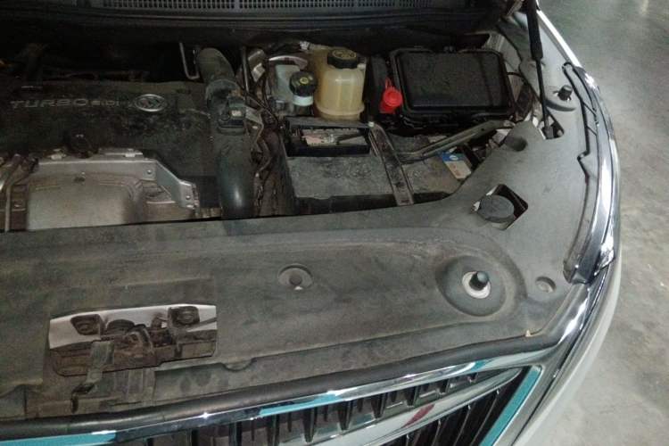 Used Buick GL8 2017 ES 28T Luxury Model China V Standard Engine Bay Left