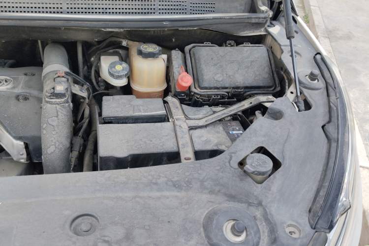 Used Buick GL8 2017 ES 28T Luxury Model China V Standard Engine Bay Left