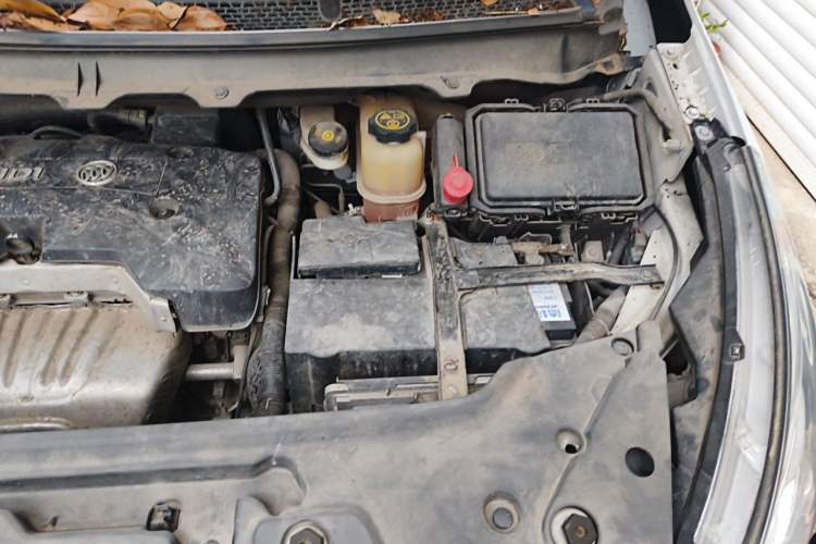 Used Buick GL8 2017 25S Luxury Version China V Standard Engine Bay Left