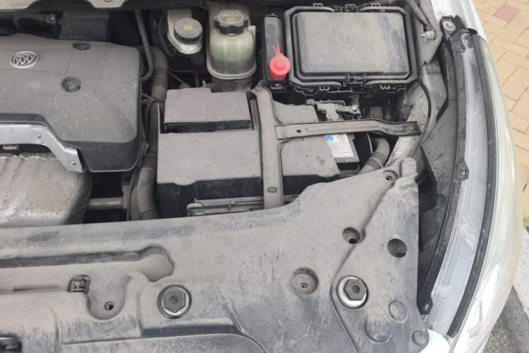 Used Buick GL8 2017 25S Prestige Version China V Standard Engine Bay Left