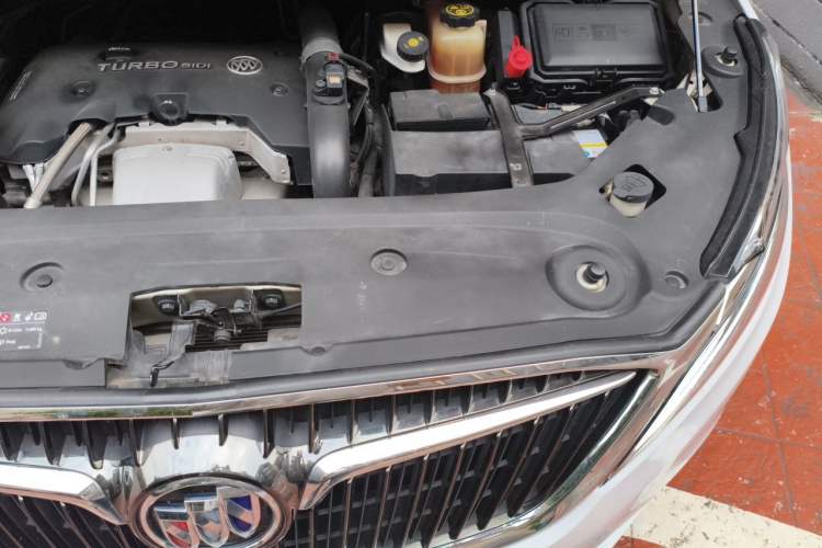 Used Buick GL8 2017 ES 28T Premium Version China V Standard Engine Bay Left