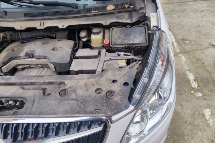 Used Buick GL8 2017 25S Prestige Version China V Standard Engine Bay Left