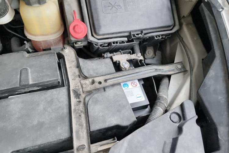 Used Buick GL8 2017 25S Prestige Version China V Standard Engine Bay Left