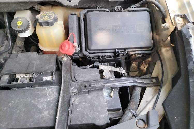 Used Buick GL8 2017 25S Luxury Version China V Standard Engine Bay Left
