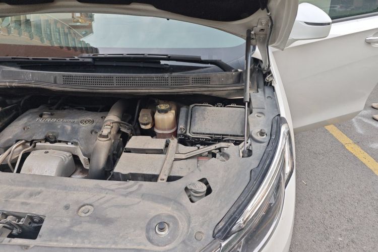 Used Buick GL8 2017 ES 28T Luxury Model China V Standard Engine Bay Left