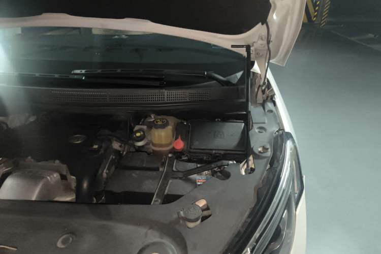Used Buick GL8 2017 ES 28T Comfort Model China V Standard Engine Bay Left