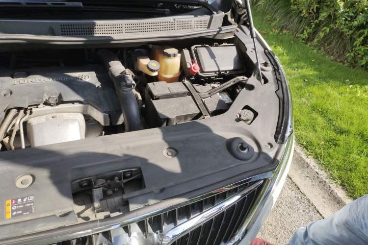 Used Buick GL8 2017 ES 28T Flagship Model China V Standard Engine Bay Left