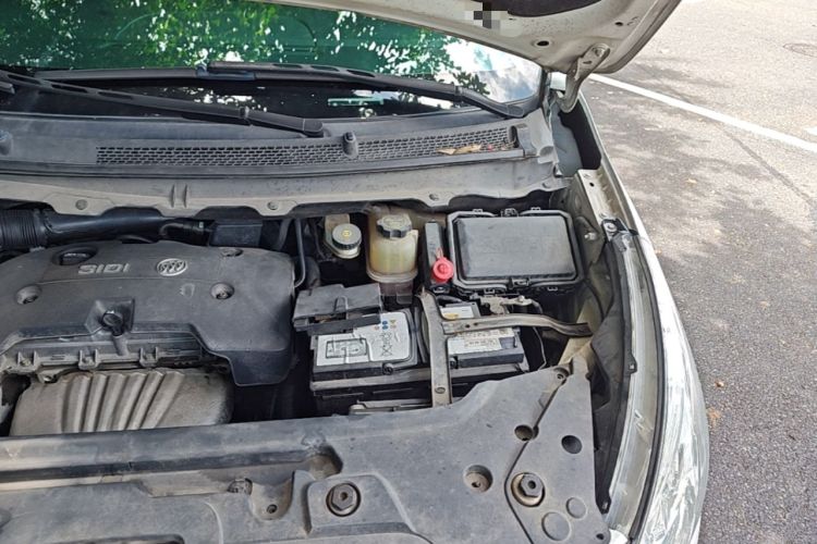 Used Buick GL8 2017 25S Prestige Version China V Standard Engine Bay Left
