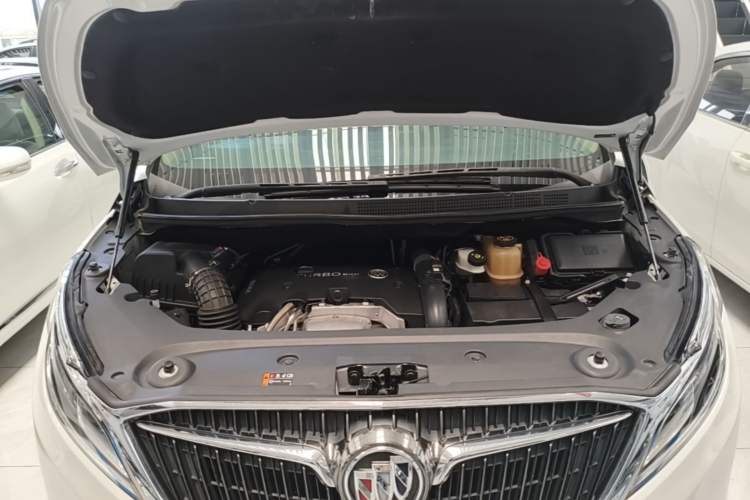 Used Buick GL8 2017 ES 28T Premium Version China V Standard Engine Bay