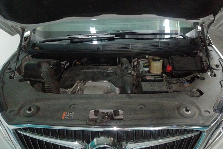 Used Buick GL8 2017 ES 28T Luxury Model China V Standard Engine Bay