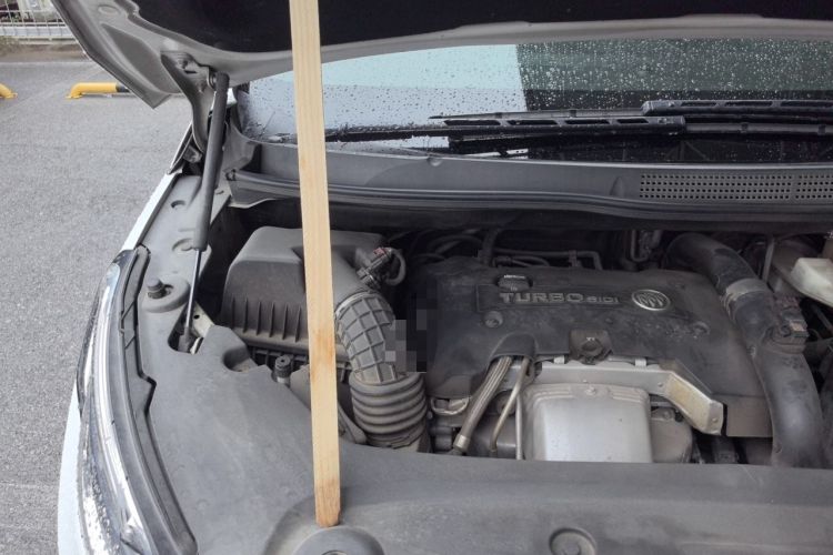 Used Buick GL8 2017 ES 28T Luxury Model China V Standard Engine Bay Right