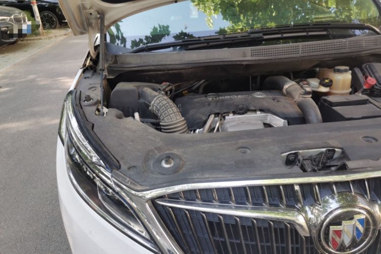Used Buick GL8 2017 ES 28T Flagship Model China V Standard Engine Bay Right