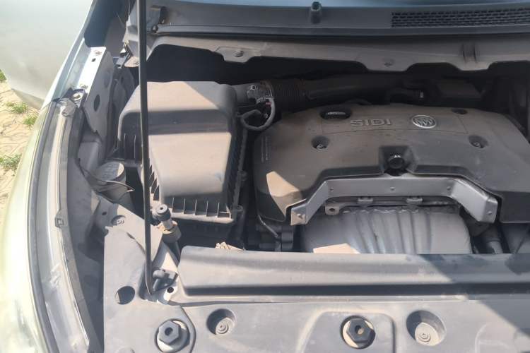 Used Buick GL8 2017 25S Comfort Version China V Standard Engine Bay Right