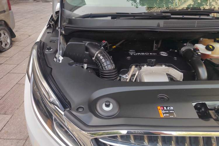 Used Buick GL8 2017 ES 28T Luxury Model China V Standard Engine Bay Right