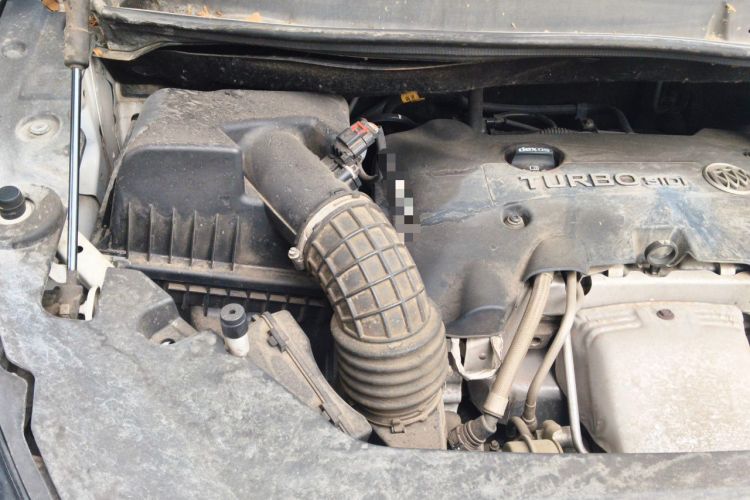 Used Buick GL8 2017 ES 28T Comfort Model China V Standard Engine Bay Right