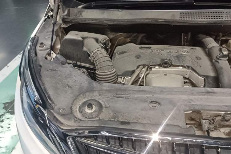 Used Buick GL8 2017 ES 28T Comfort Model China V Standard Engine Bay Right