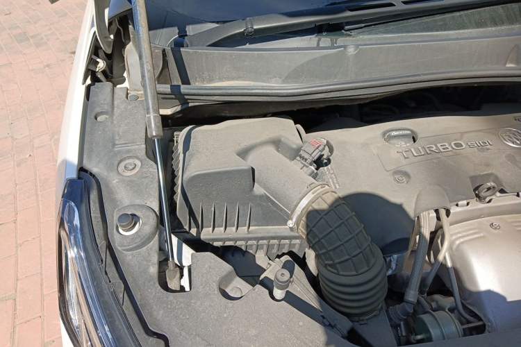 Used Buick GL8 2017 ES 28T Luxury Model China V Standard Engine Bay Right