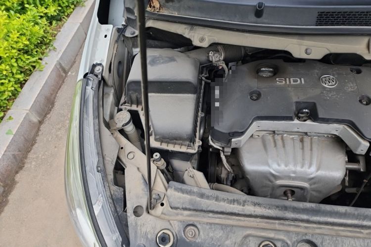 Used Buick GL8 2017 25S Comfort Version China V Standard Engine Bay Right