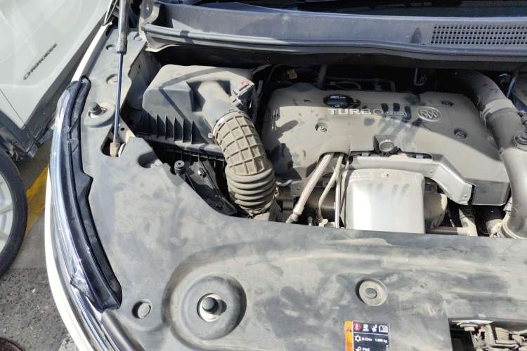 Used Buick GL8 2017 ES 28T Comfort Model China V Standard Engine Bay Right