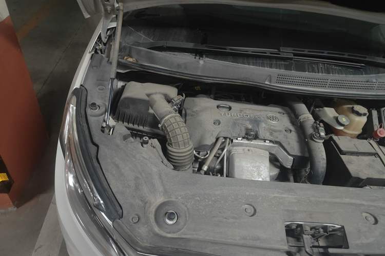 Used Buick GL8 2017 ES 28T Comfort Model China V Standard Engine Bay Right