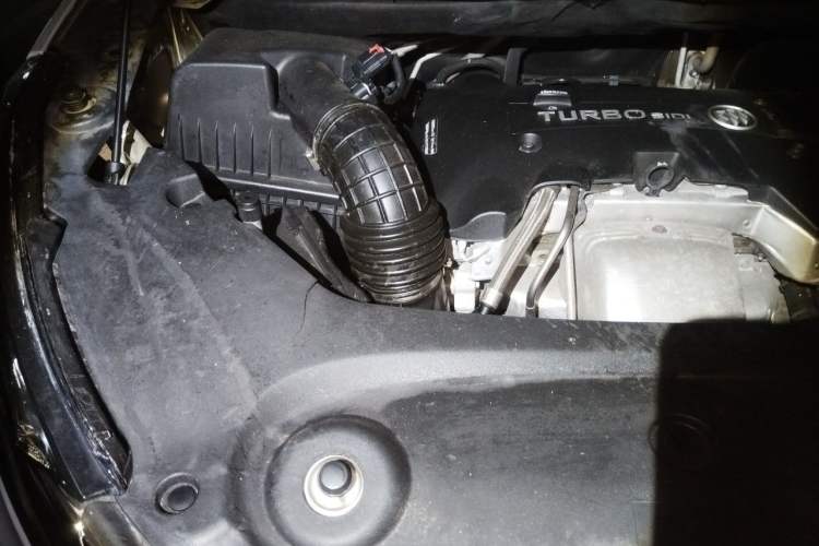 Used Buick GL8 2017 ES 28T Flagship Model China V Standard Engine Bay Right